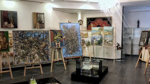 Открытие выставки художественного творчества «Зазеркалье»
